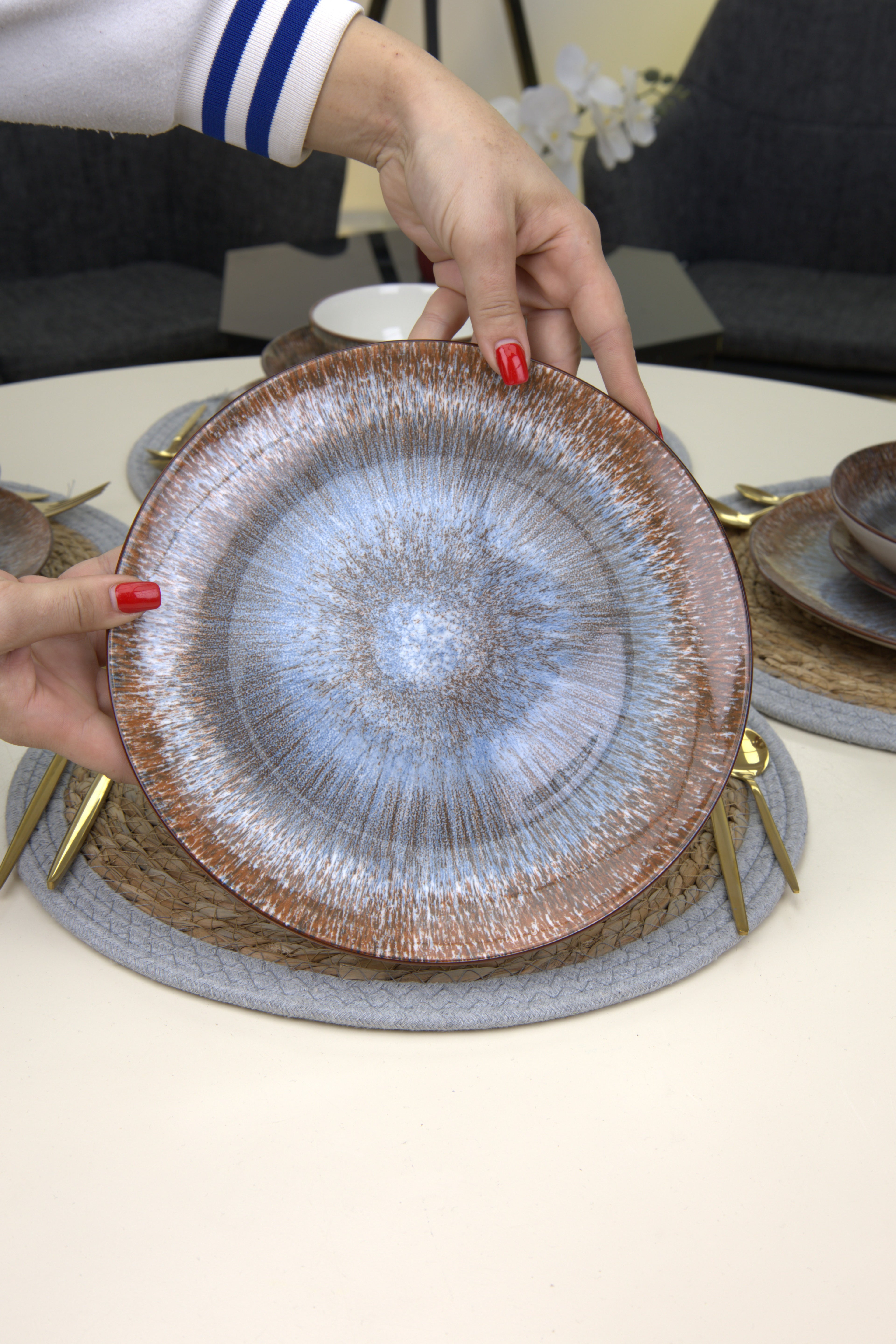 ✨ Service de table premium – 24 pièces ✨ Collection Éclipse – Brun Glacier