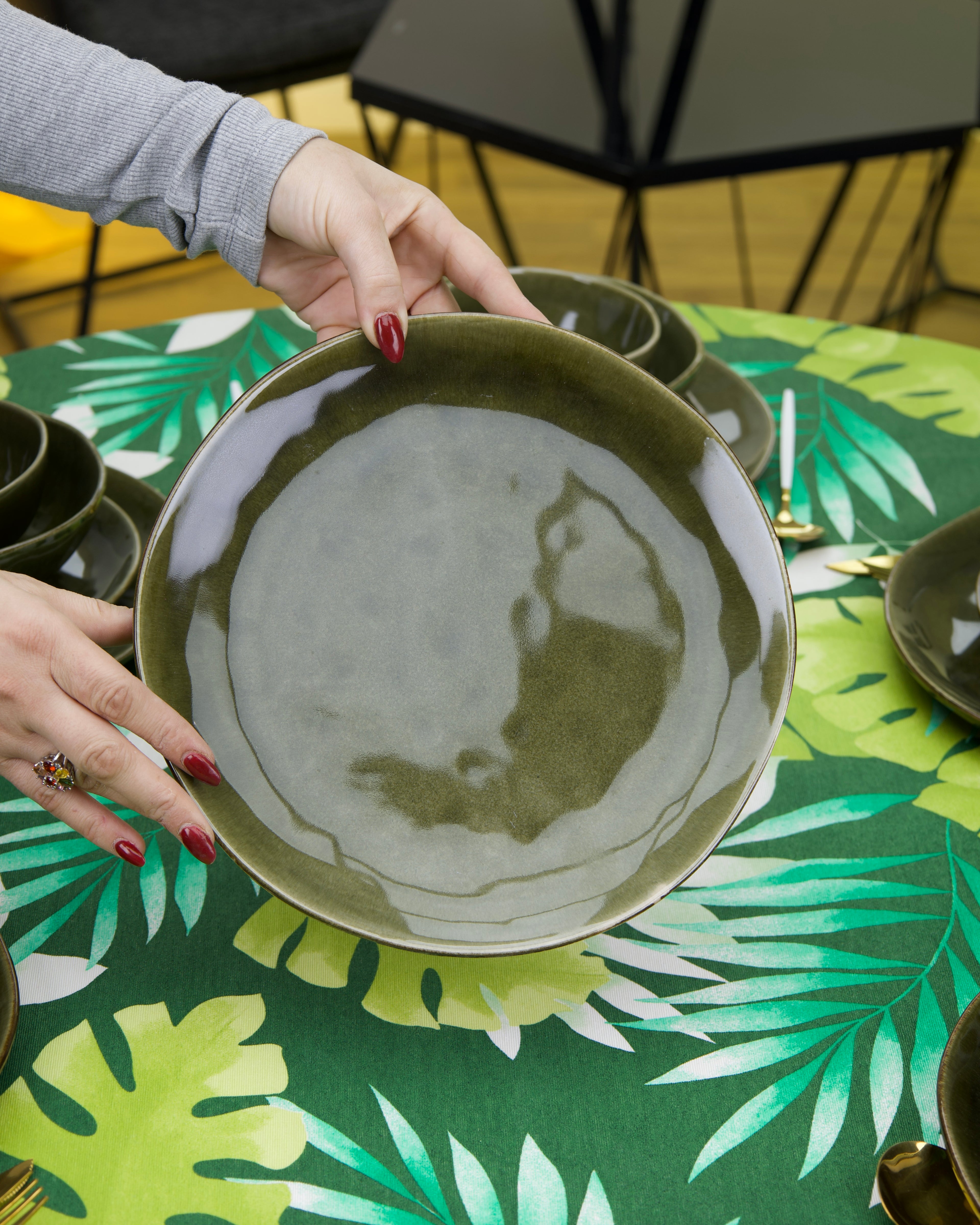 Service en Céramique – 24 Pièces (Vert Olive)