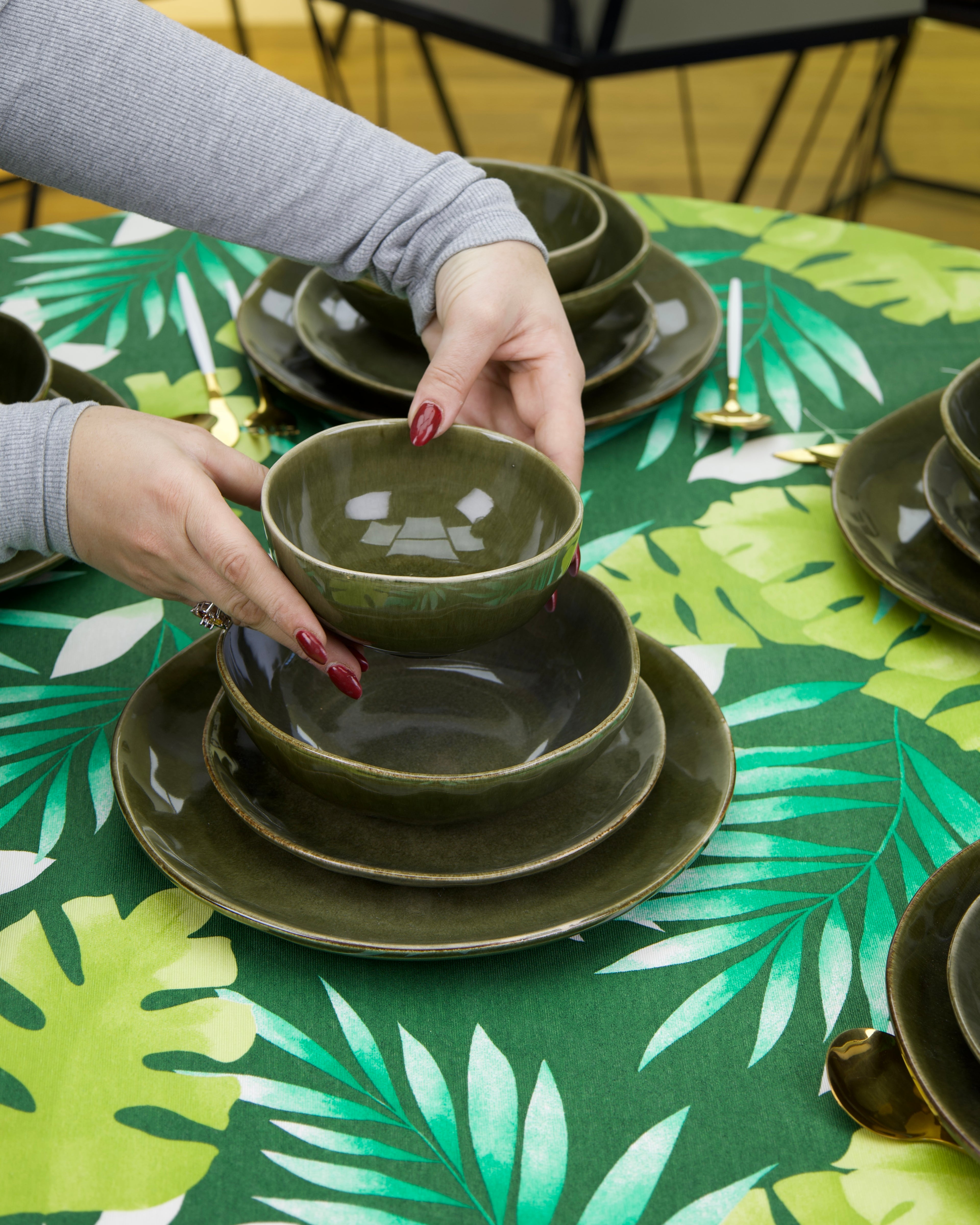 Service en Céramique – 24 Pièces (Vert Olive)