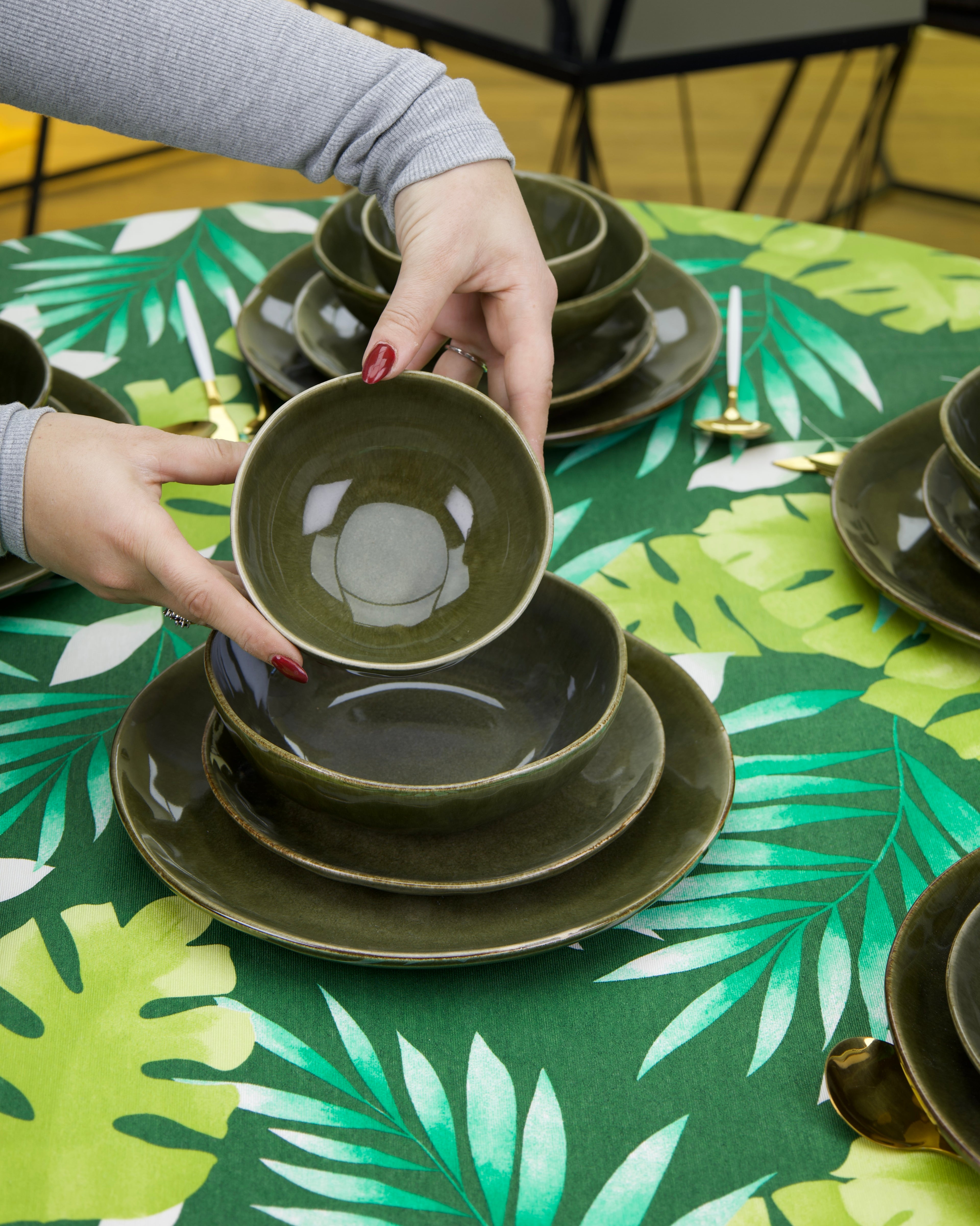 Service en Céramique – 24 Pièces (Vert Olive)