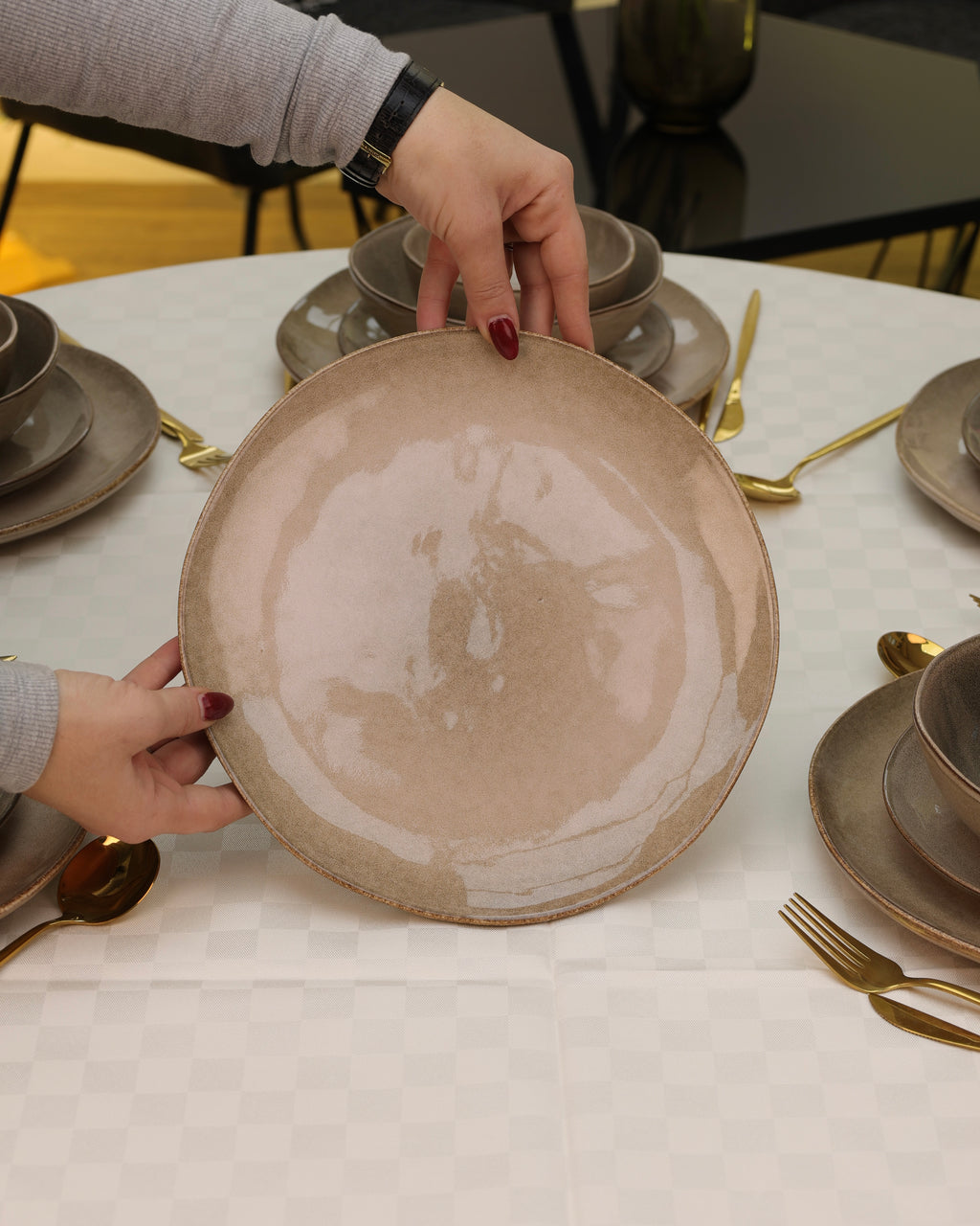 Service en Céramique – 24 Pièces / Couleur taupe glacé