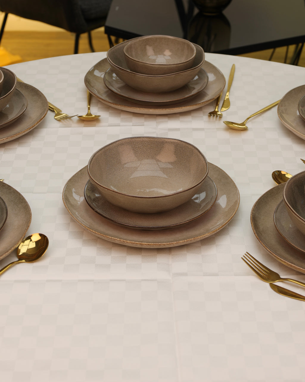 Service en Céramique – 24 Pièces / Couleur taupe glacé