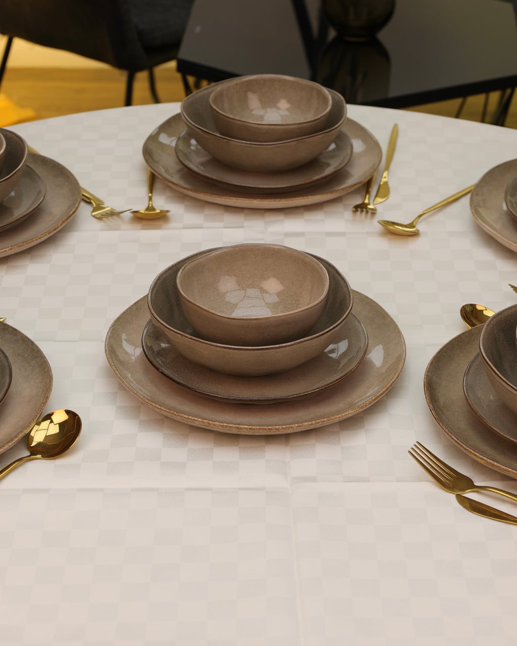 Service en Céramique – 24 Pièces / Couleur taupe glacé