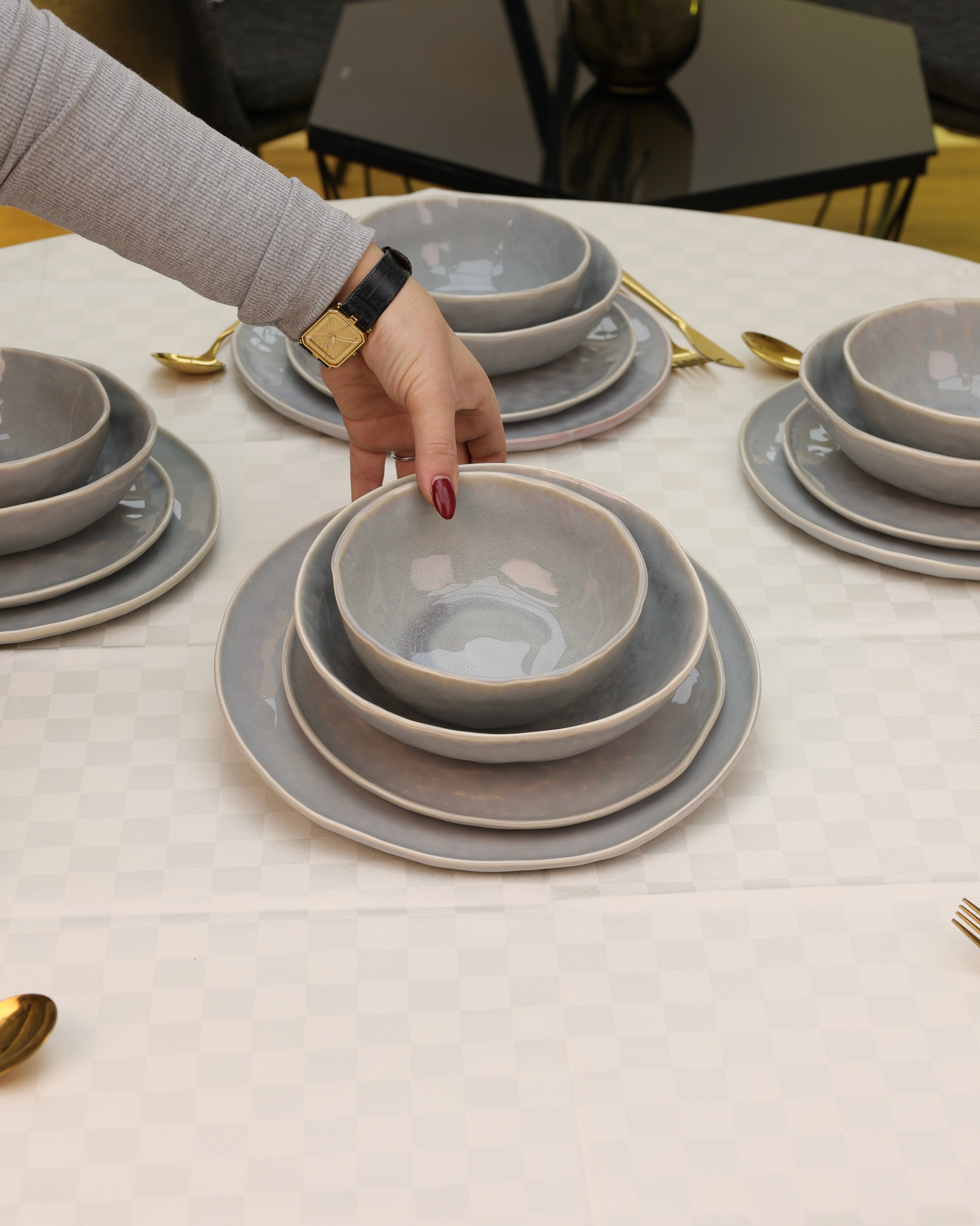 Service en Céramique Gris Doux – 24 Pièces