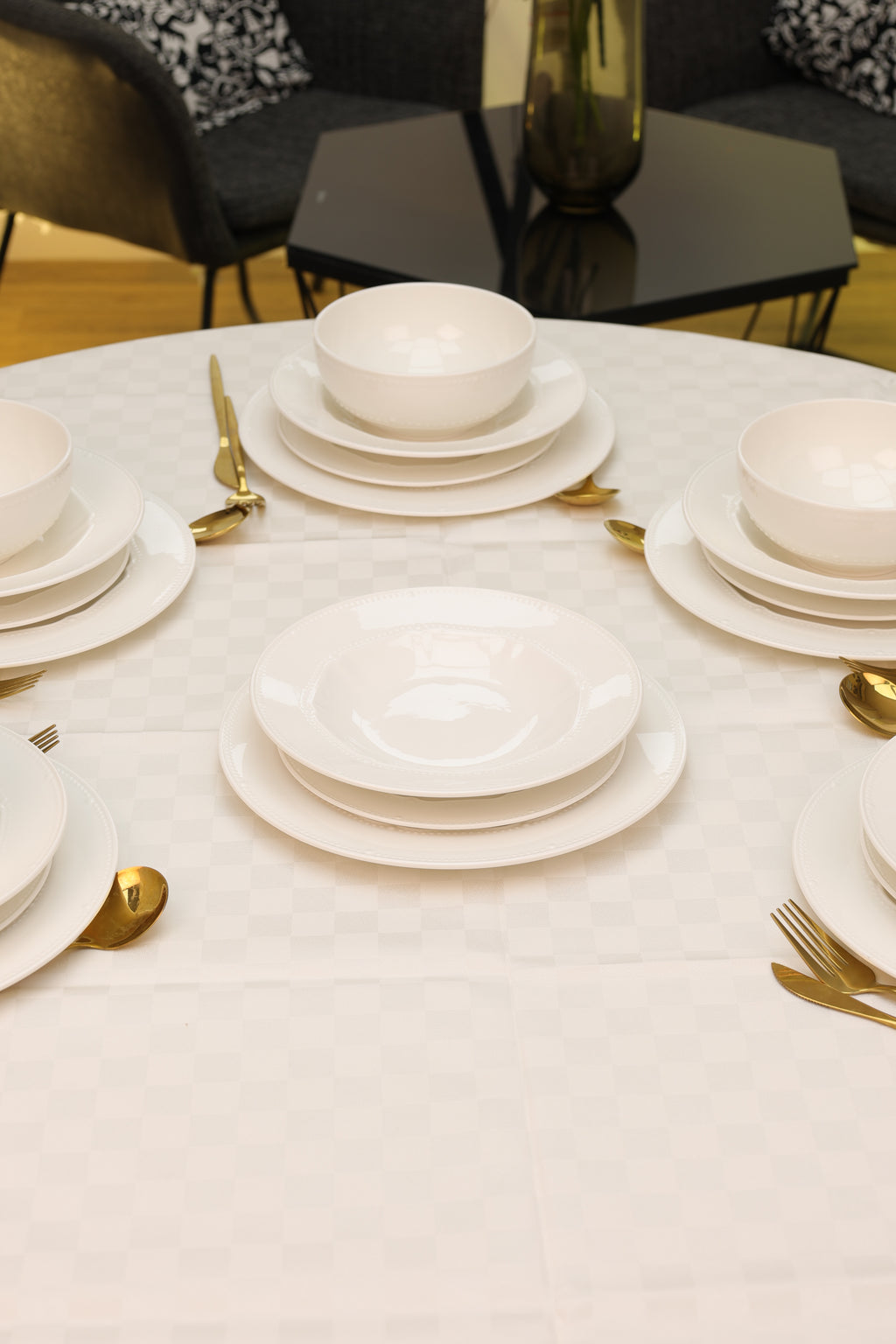 Service en Céramique – 24 Pièces Couleur : Blanc Perlé