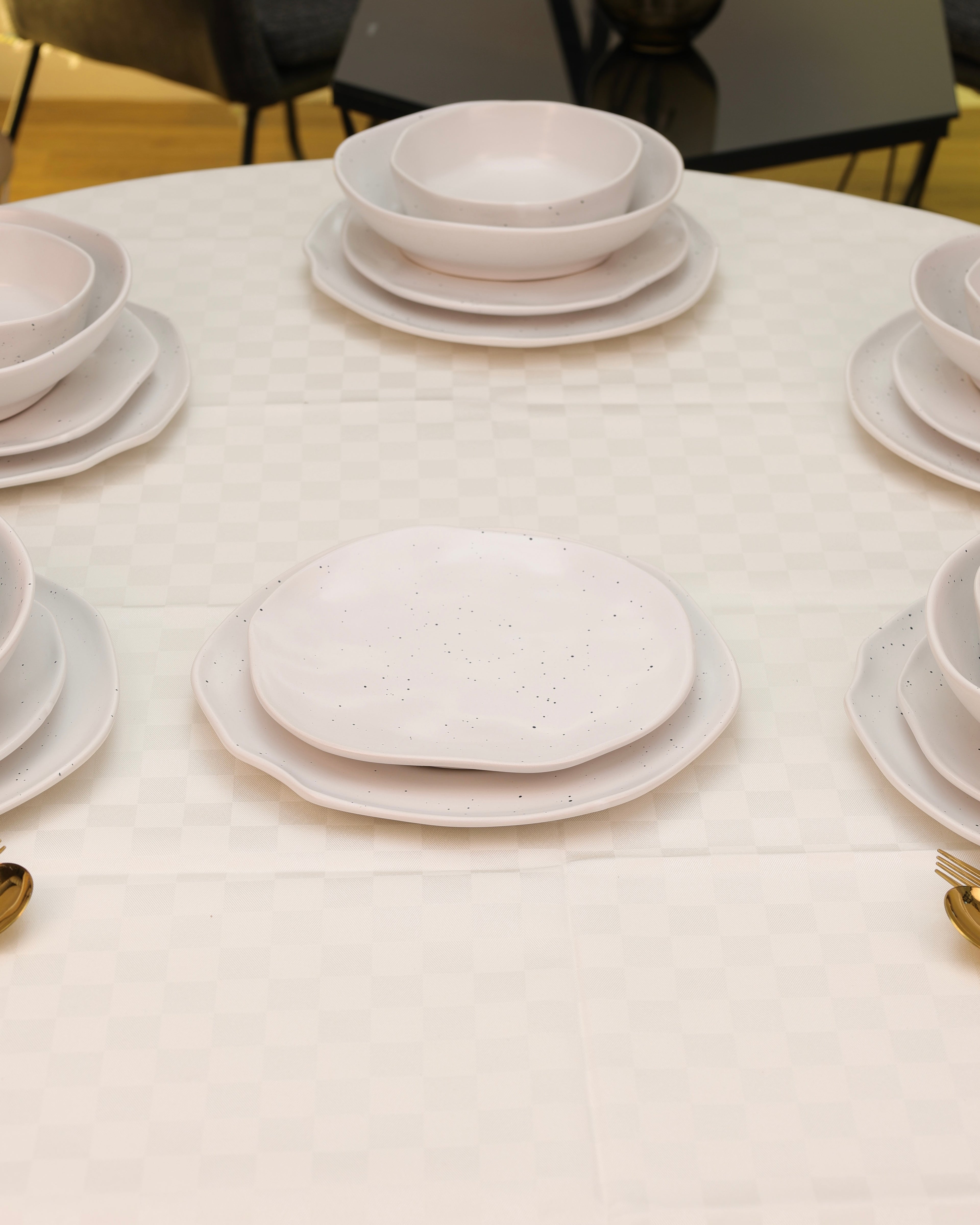 Service de Table en Céramique 24 Pièces — couleur écru moucheté (blanc m’neqet) 🍽️