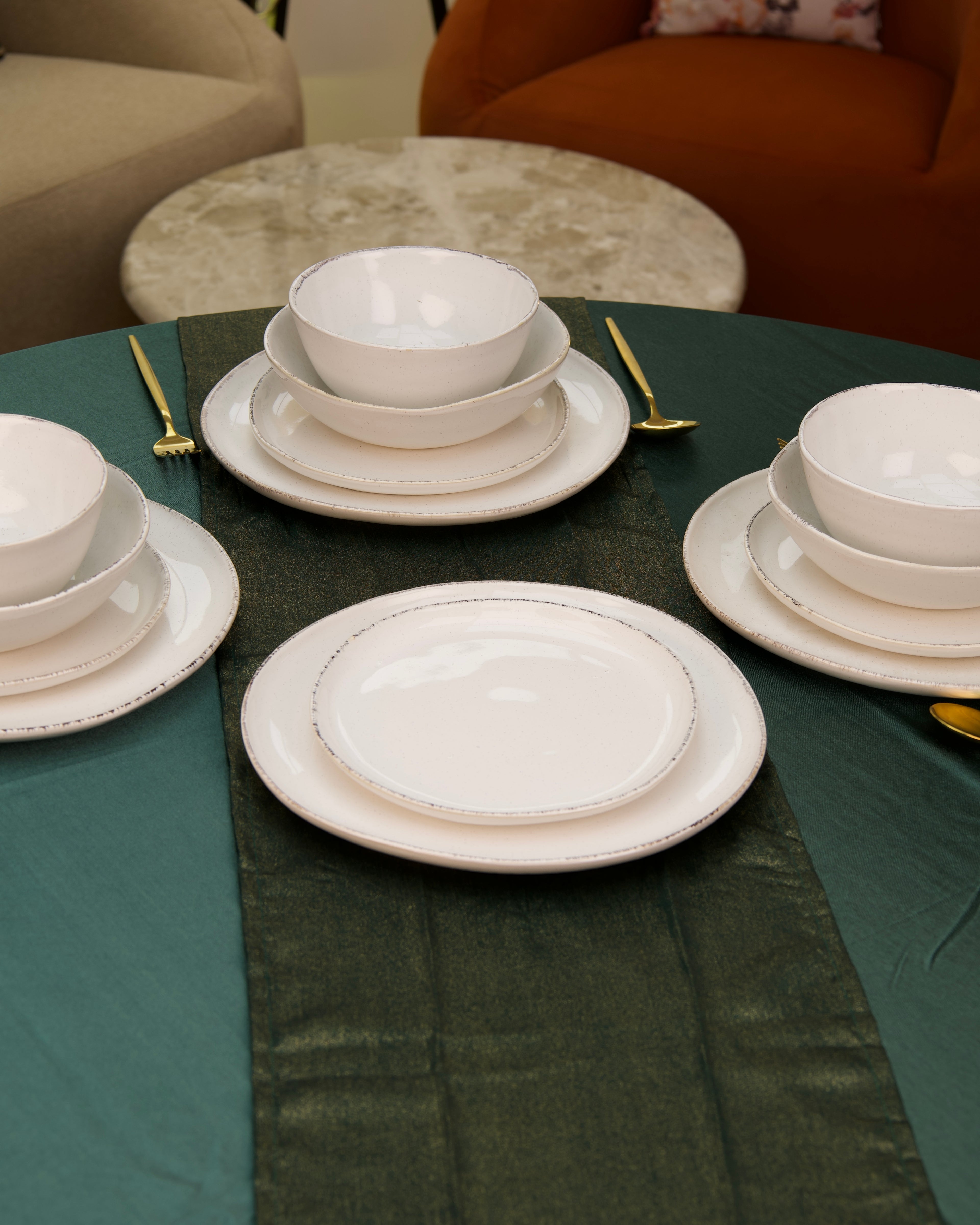 Service en céramique – 24 pièces Couleur Blanc Cassé /Creme