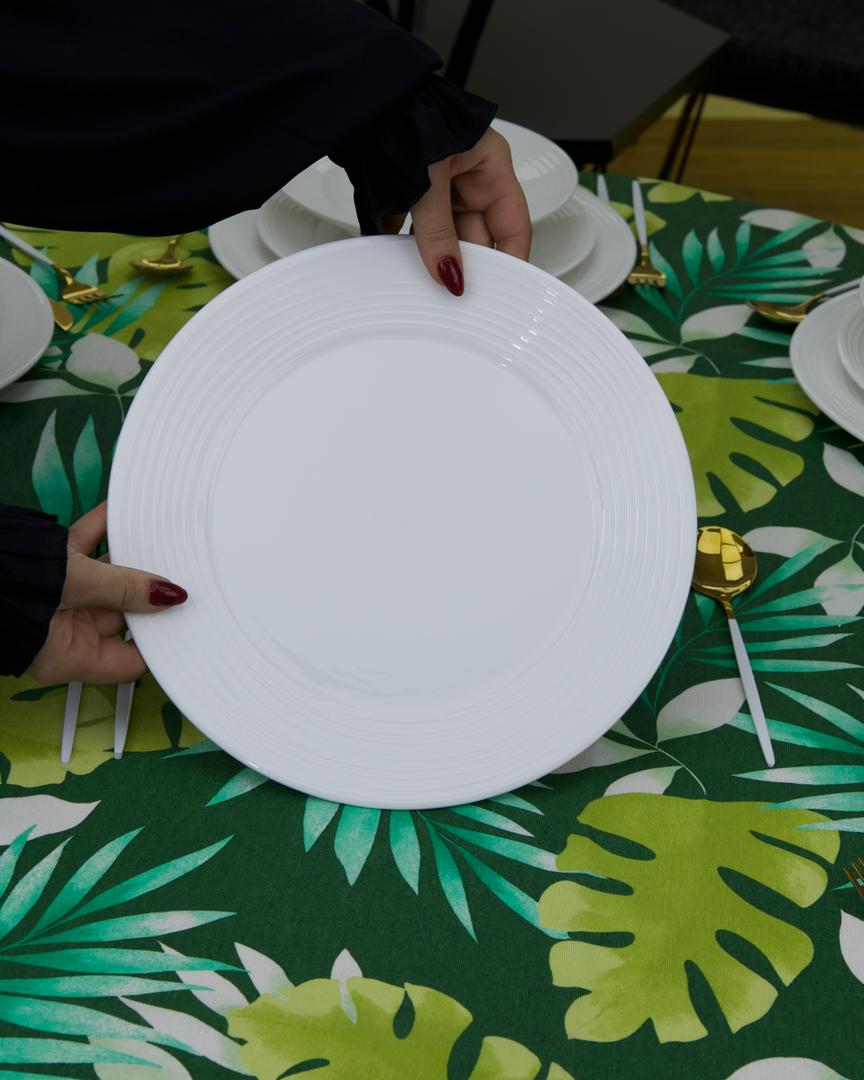 Service de Table en Porcelaine – 21 Pièces/ traits horizontaux