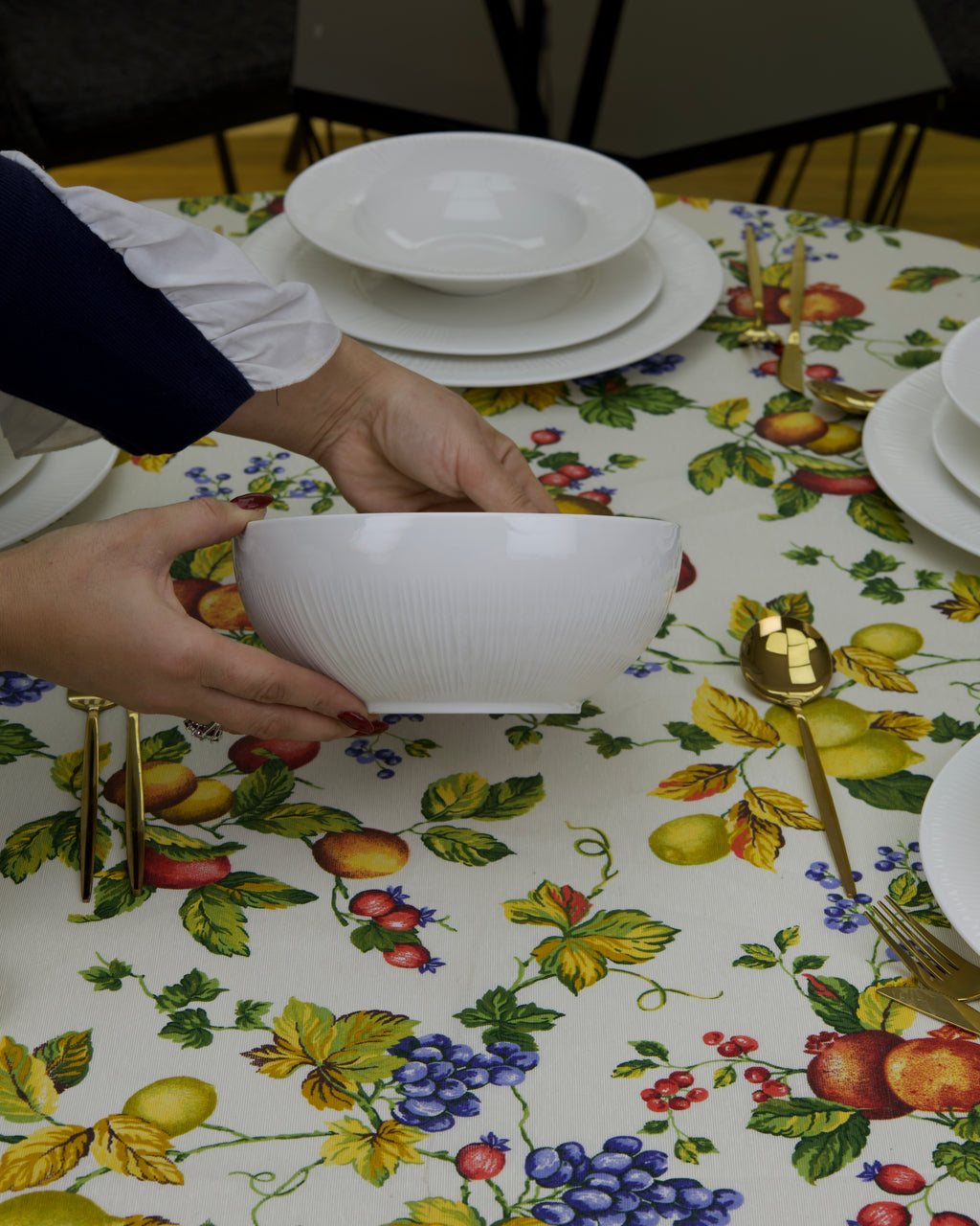 Service de Table en Porcelaine – 21 Pièces/ traits verticaux