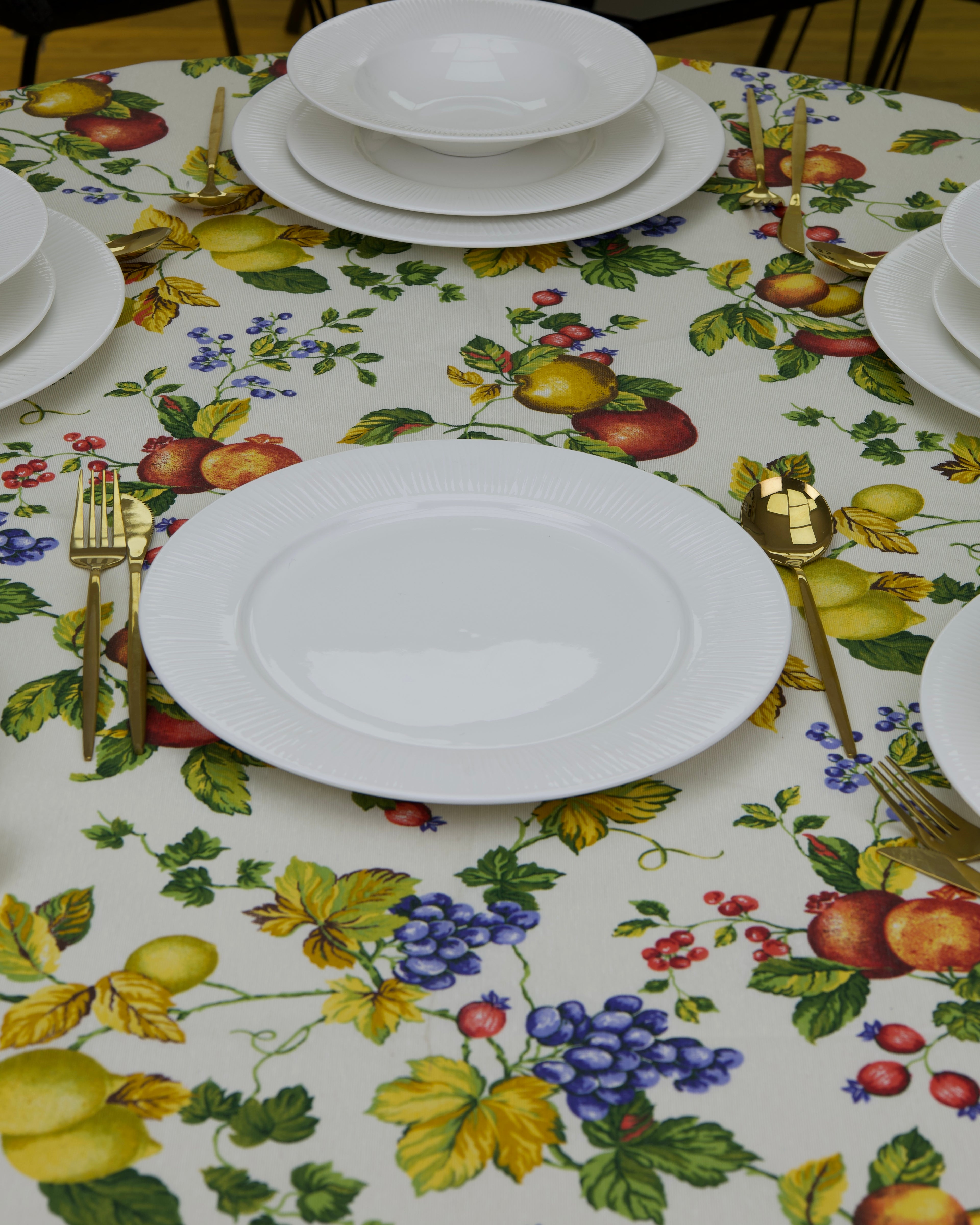 Service de Table en Porcelaine – 21 Pièces/ traits verticaux