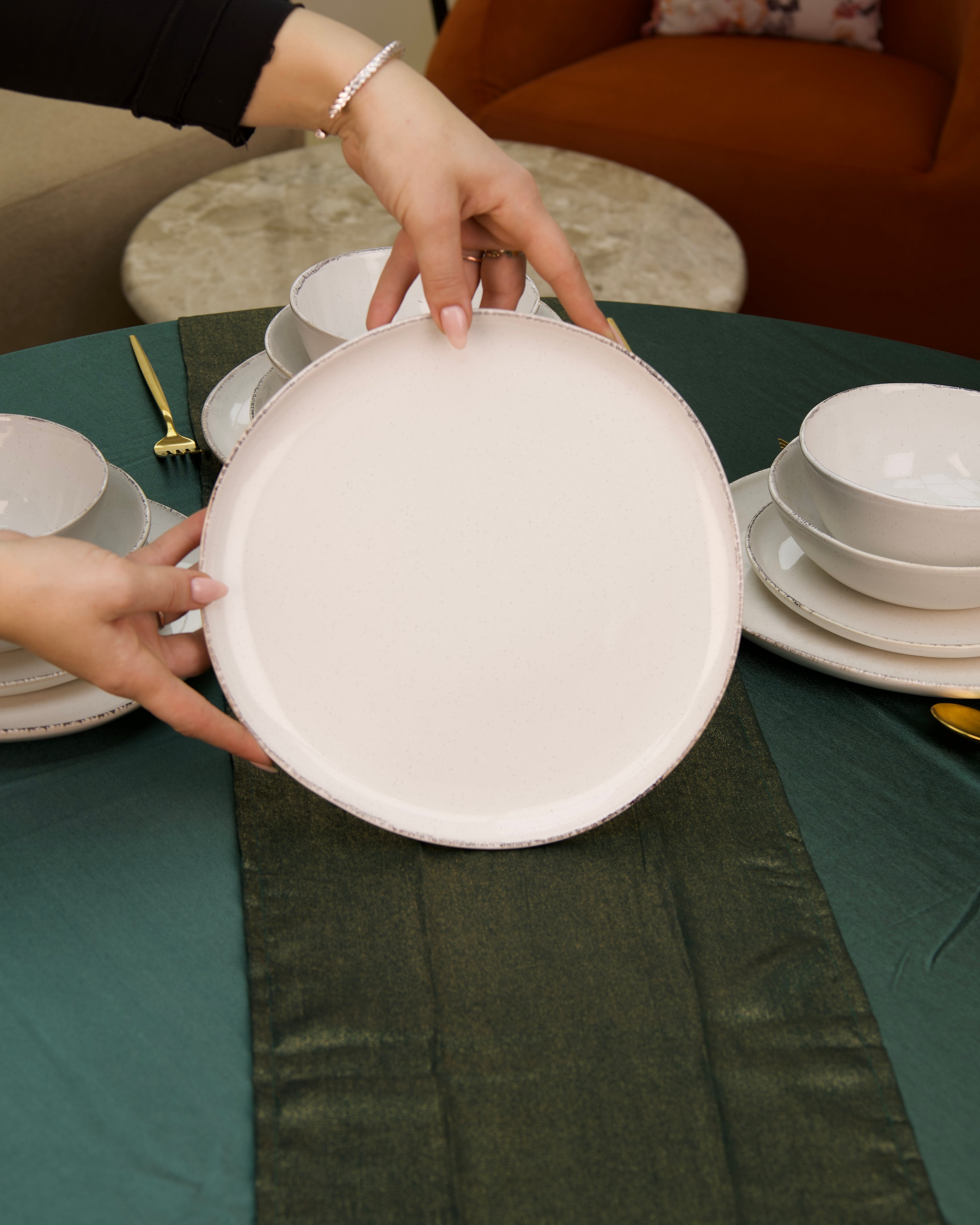 Service en céramique – 24 pièces Couleur Blanc Cassé /Creme