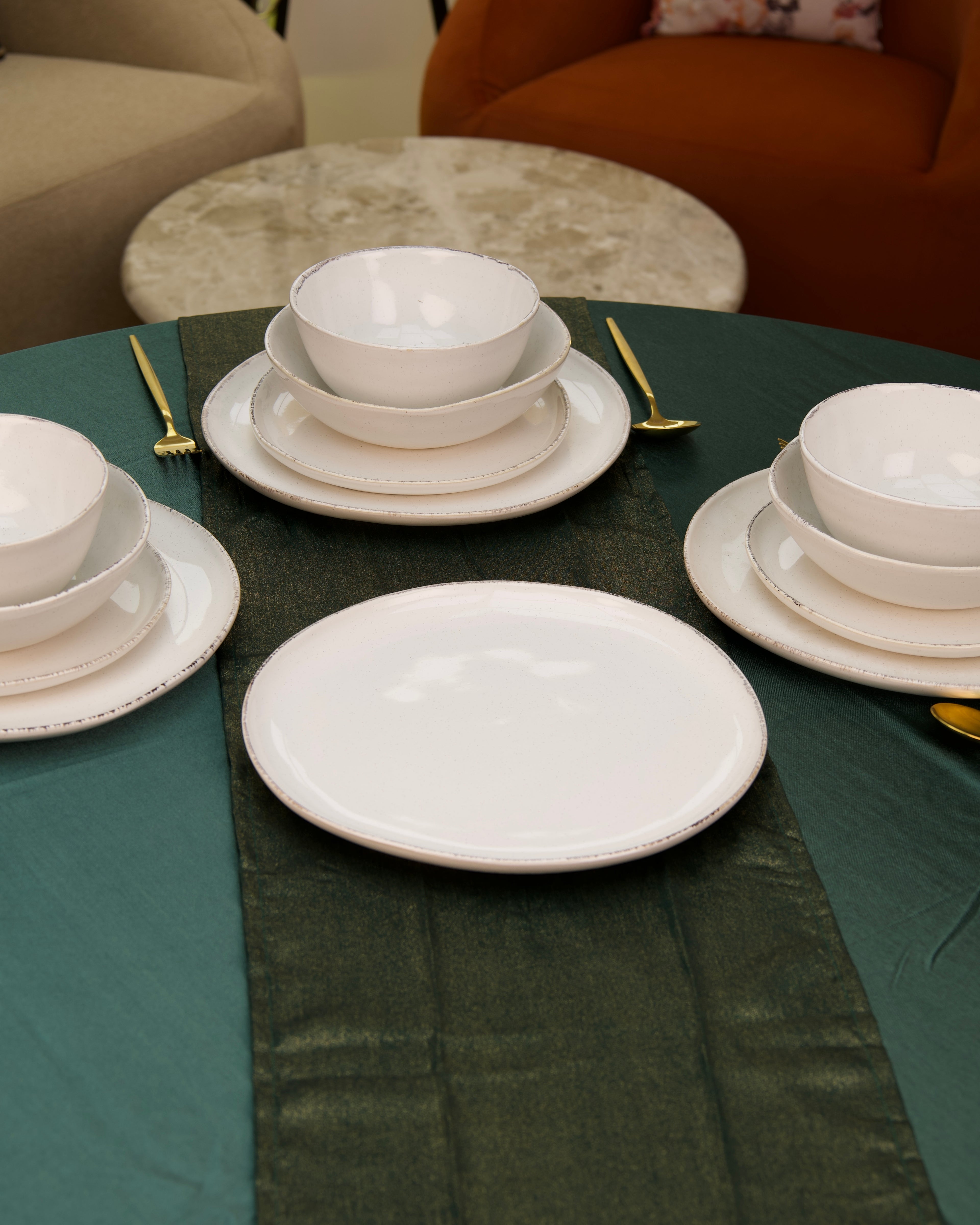 Service en céramique – 24 pièces Couleur Blanc Cassé /Creme