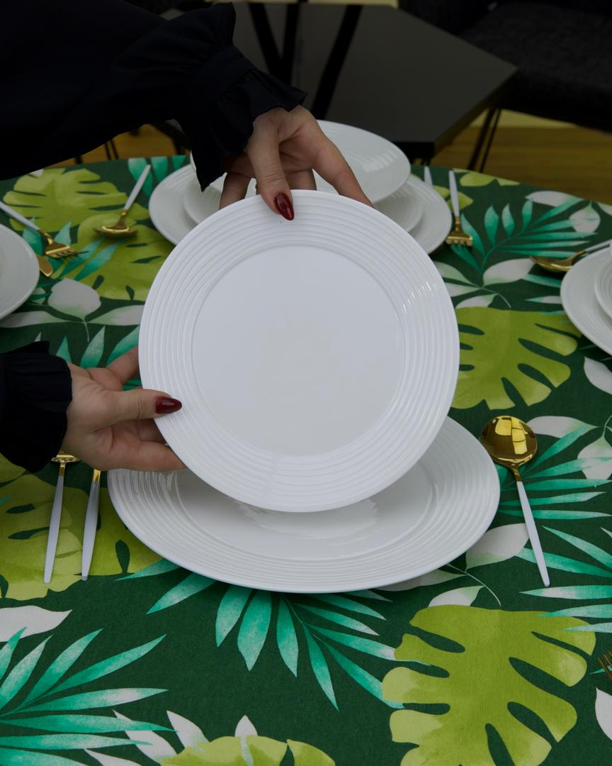 Service de Table en Porcelaine – 21 Pièces/ traits horizontaux