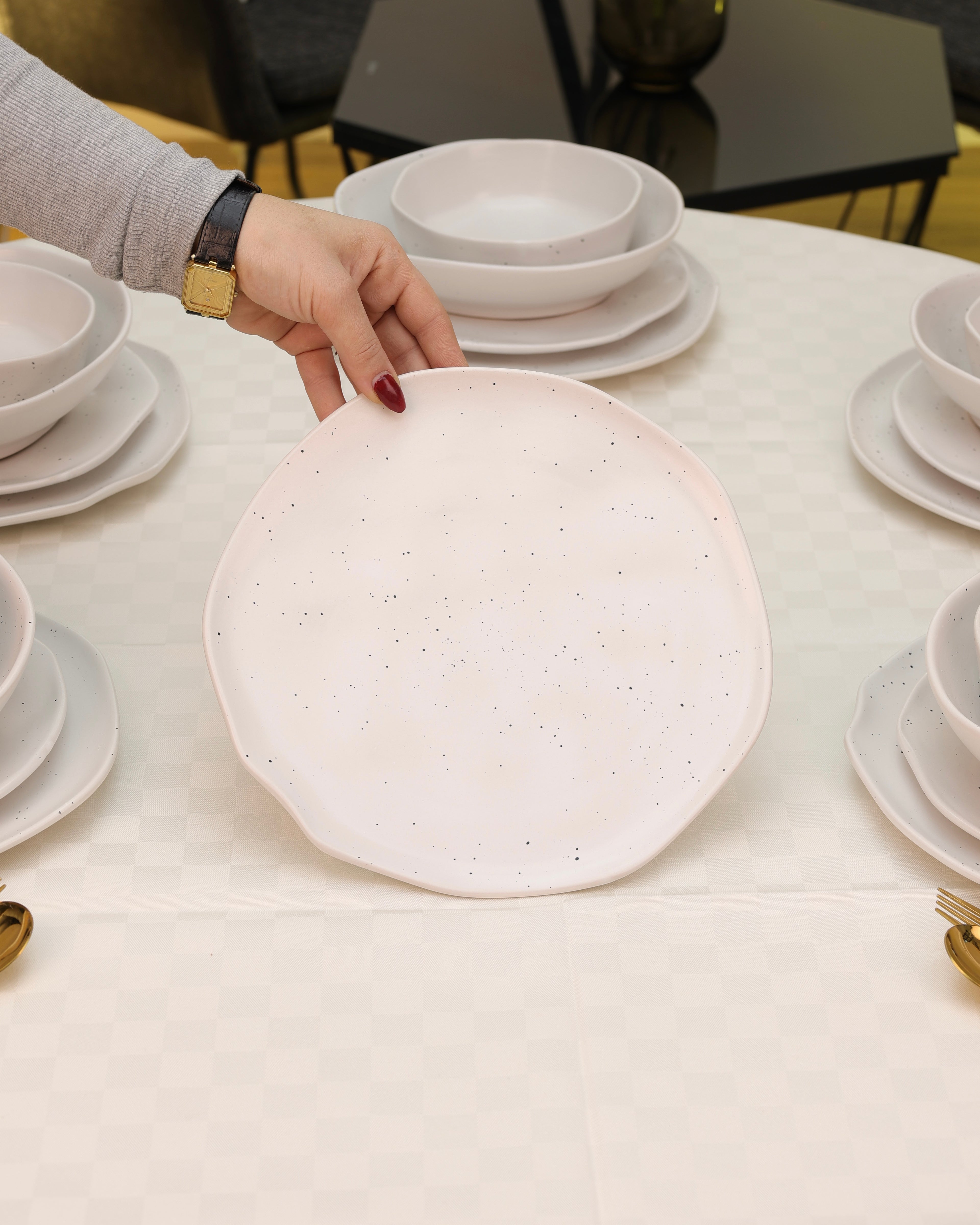 Service de Table en Céramique 24 Pièces — couleur écru moucheté (blanc m’neqet) 🍽️