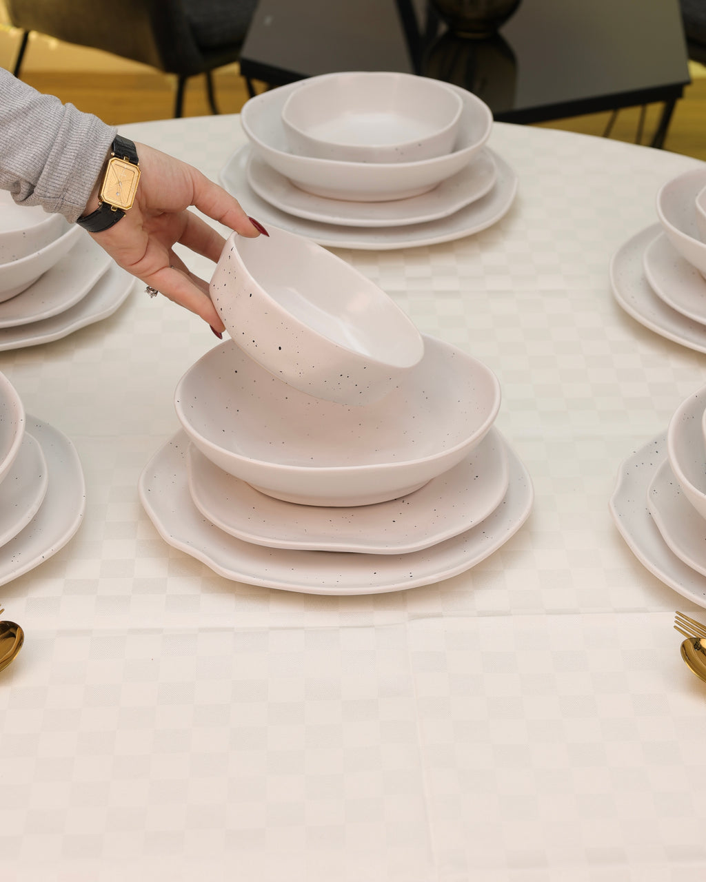 Service de Table en Céramique 24 Pièces — couleur écru moucheté (blanc m’neqet) 🍽️