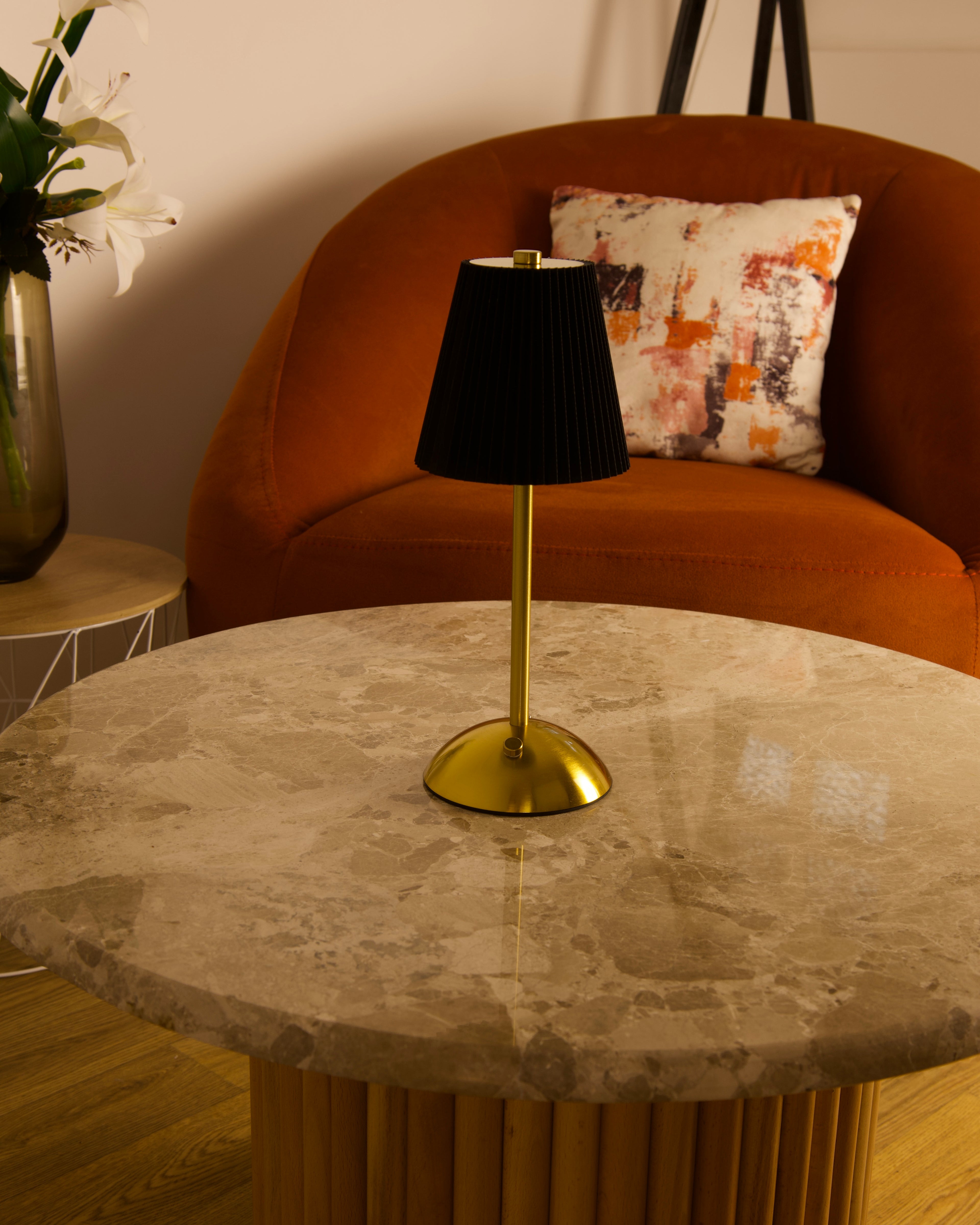 Lampe de table en métal