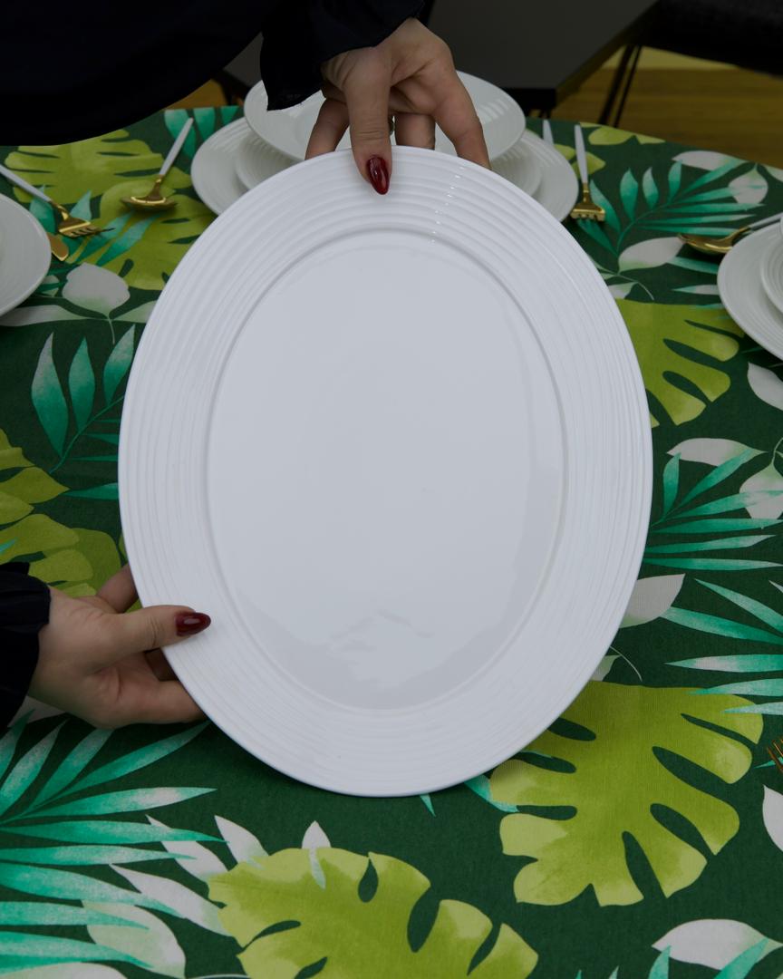 Service de Table en Porcelaine – 21 Pièces/ traits horizontaux