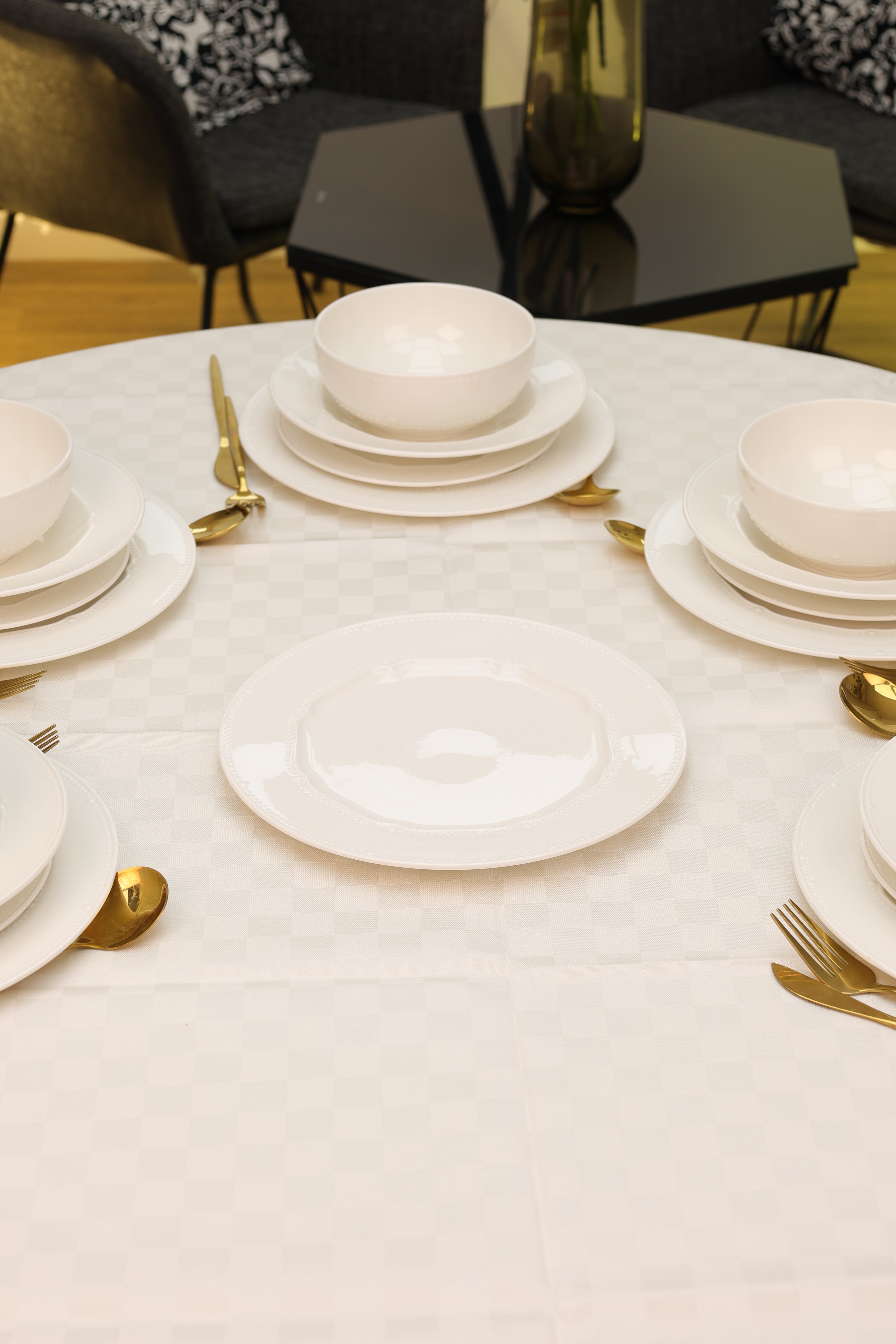 Service en Céramique – 24 Pièces Couleur : Blanc Perlé