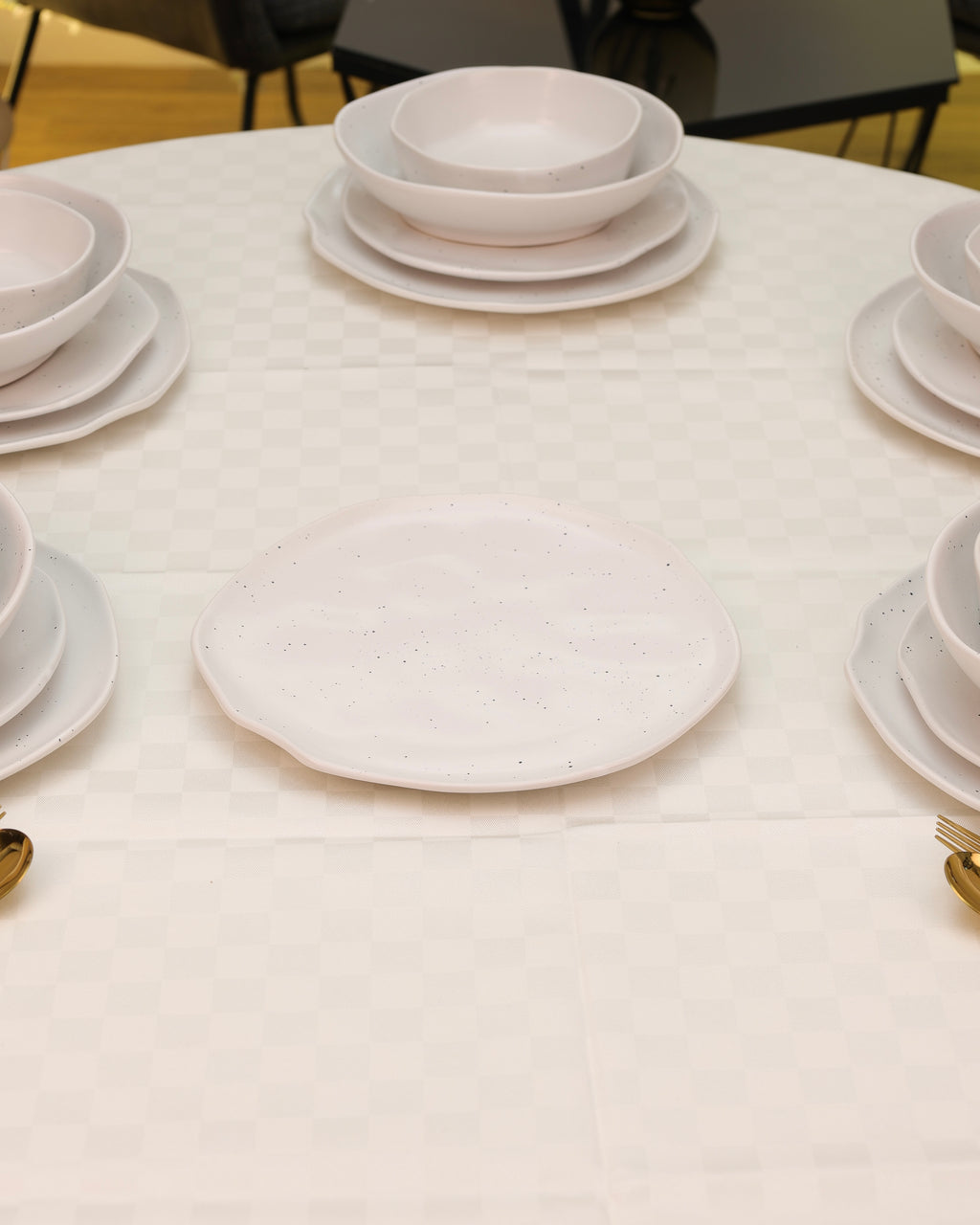 Service de Table en Céramique 24 Pièces — couleur écru moucheté (blanc m’neqet) 🍽️