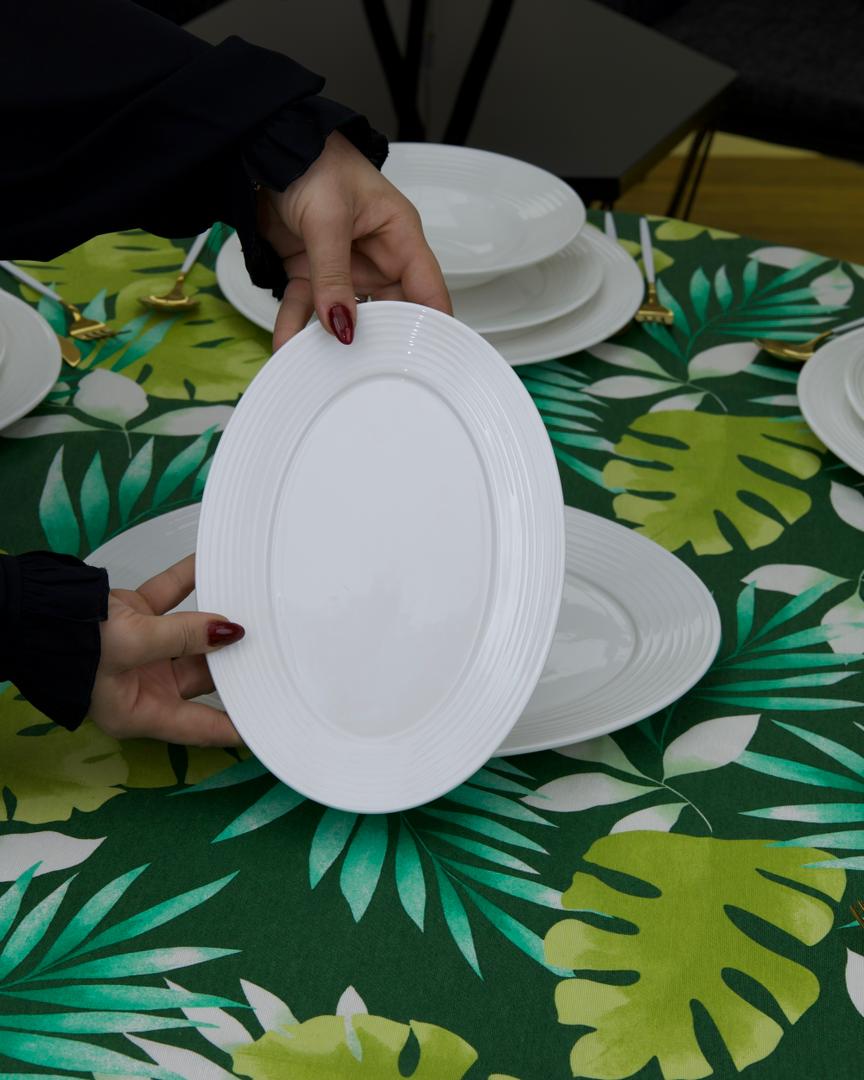 Service de Table en Porcelaine – 21 Pièces/ traits horizontaux