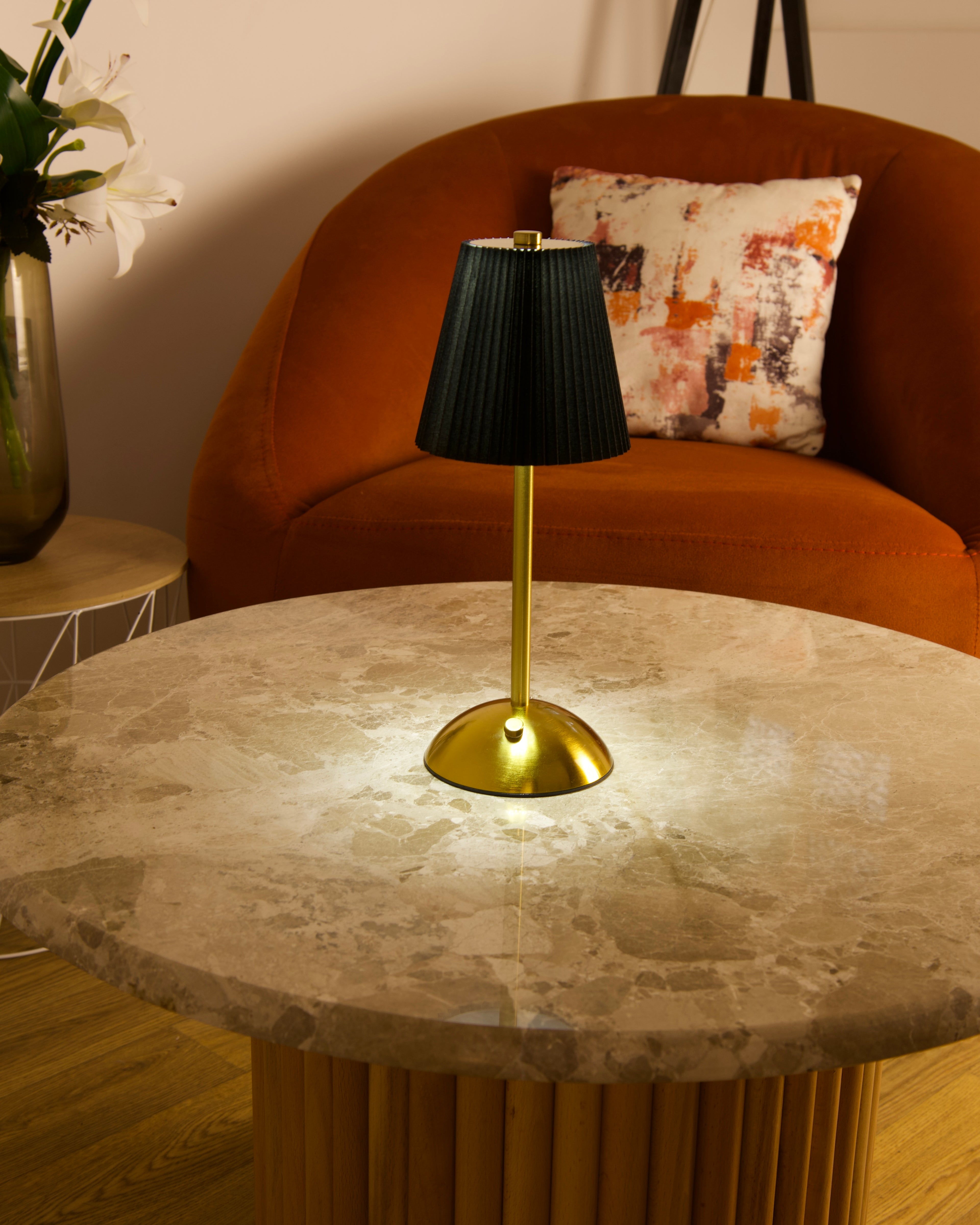 Lampe de table en métal