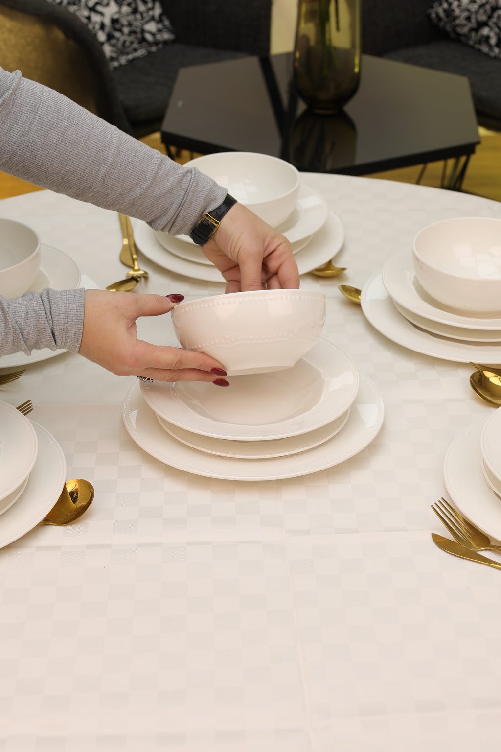 Service en Céramique – 24 Pièces Couleur : Blanc Perlé