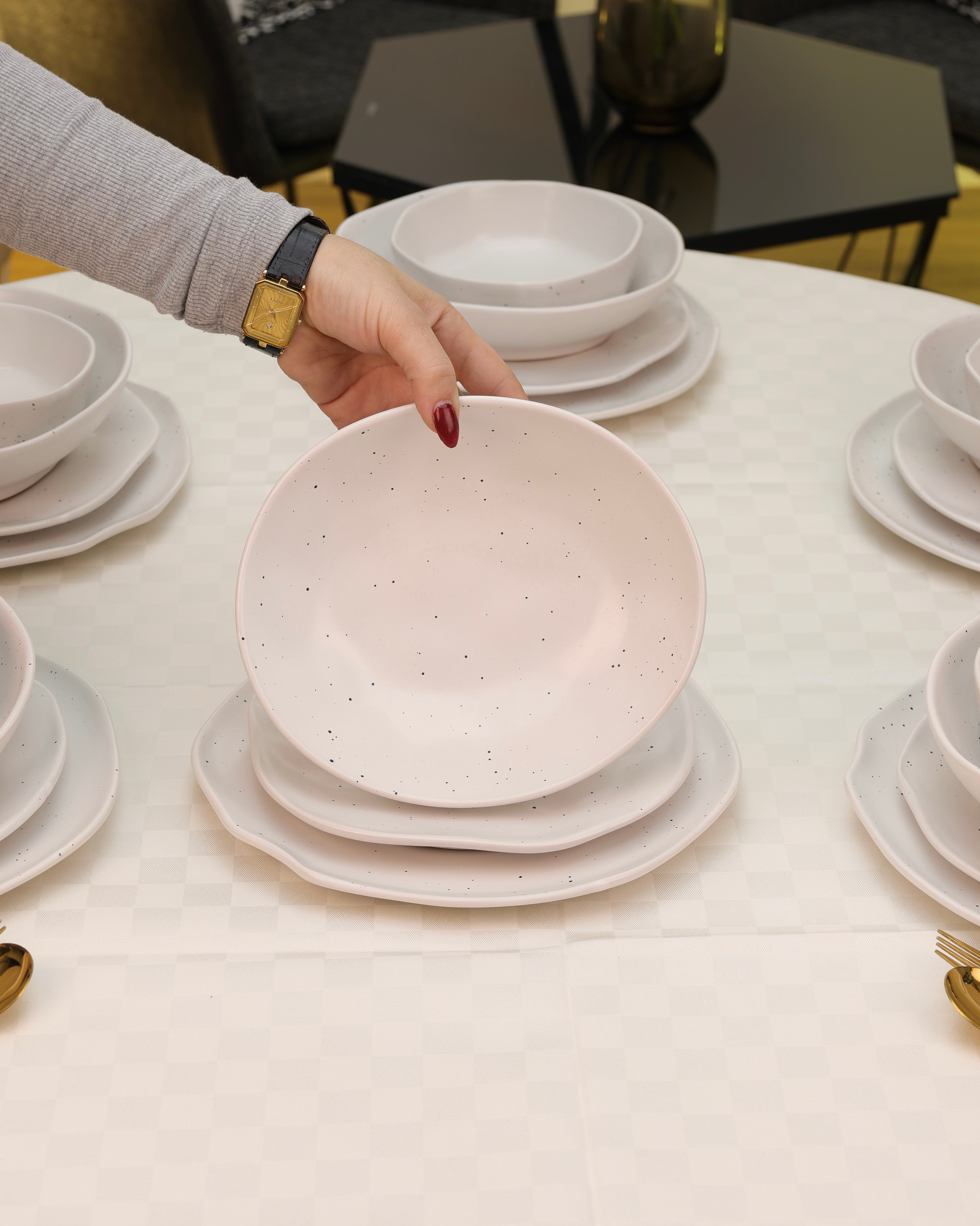 Service de Table en Céramique 24 Pièces — couleur écru moucheté (blanc m’neqet) 🍽️