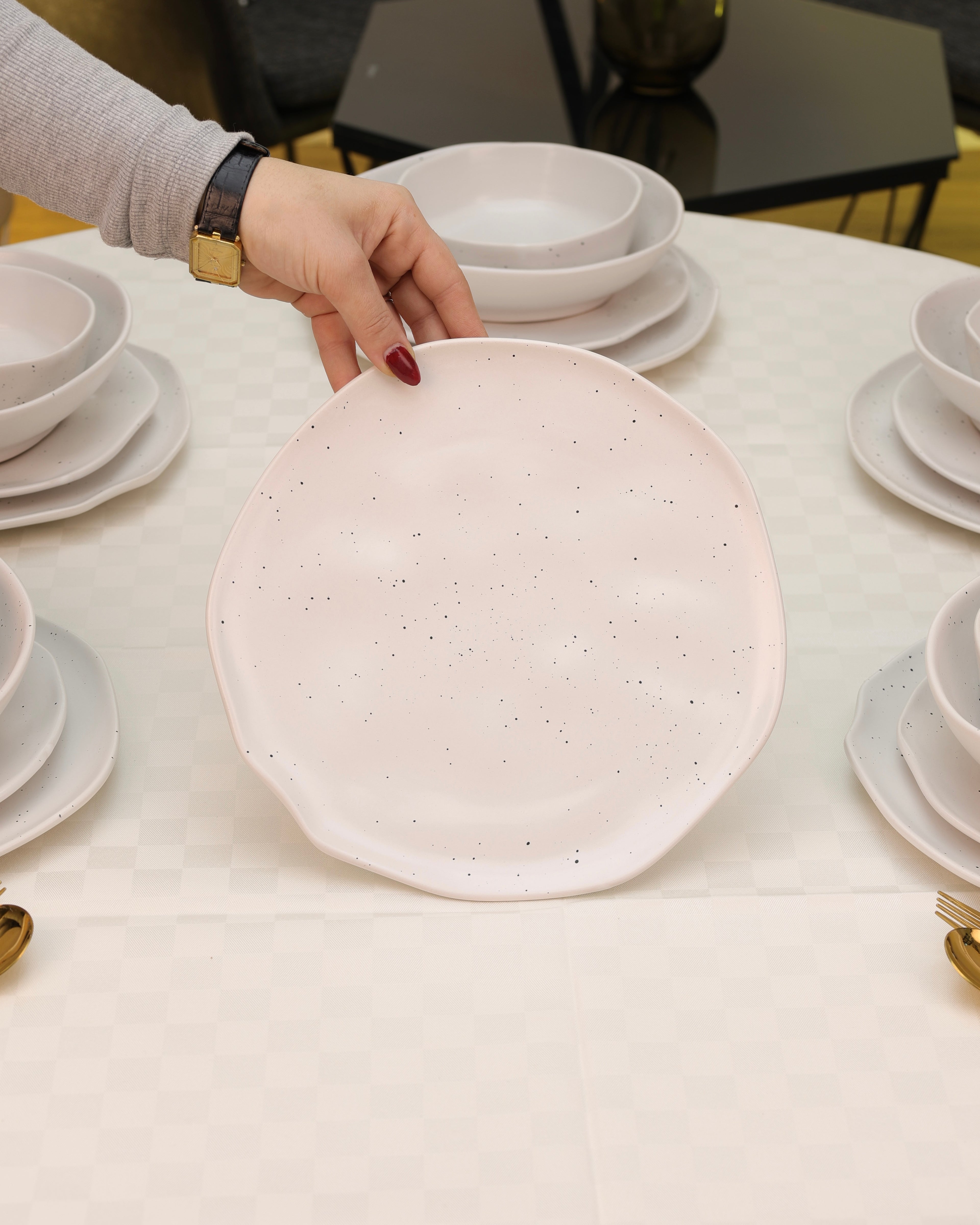 Service de Table en Céramique 24 Pièces — couleur écru moucheté (blanc m’neqet) 🍽️
