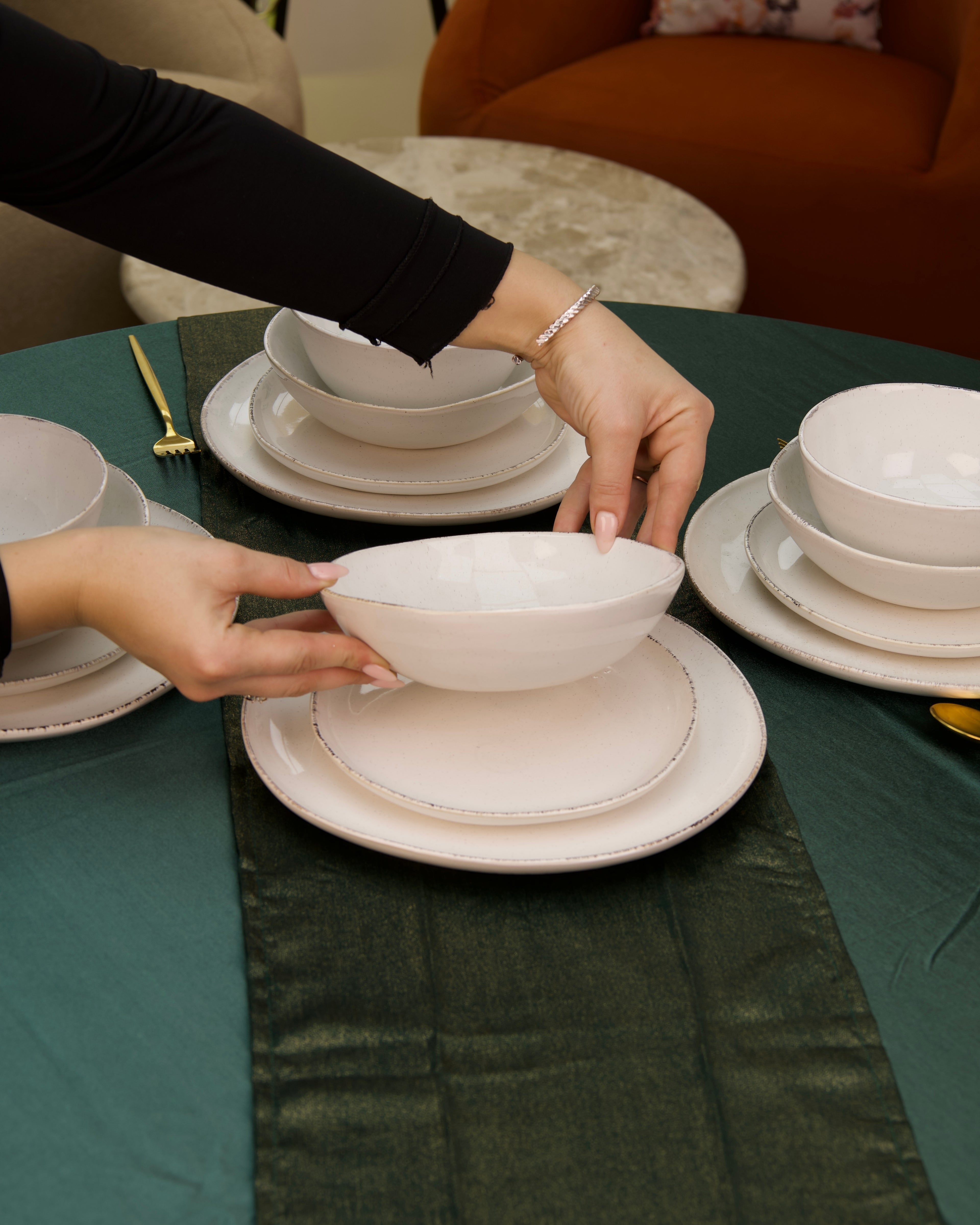 Service en céramique – 24 pièces Couleur Blanc Cassé /Creme