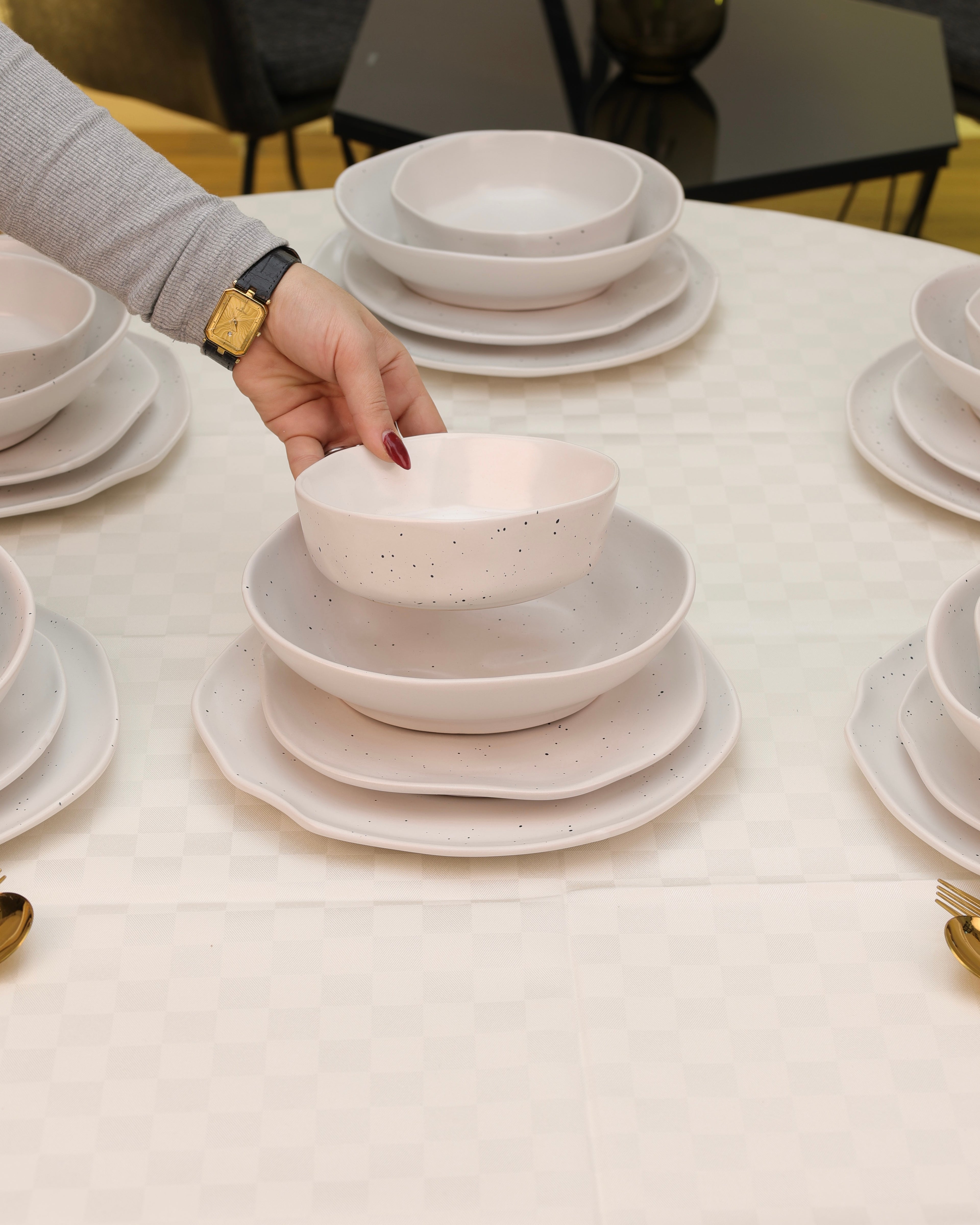 Service de Table en Céramique 24 Pièces — couleur écru moucheté (blanc m’neqet) 🍽️