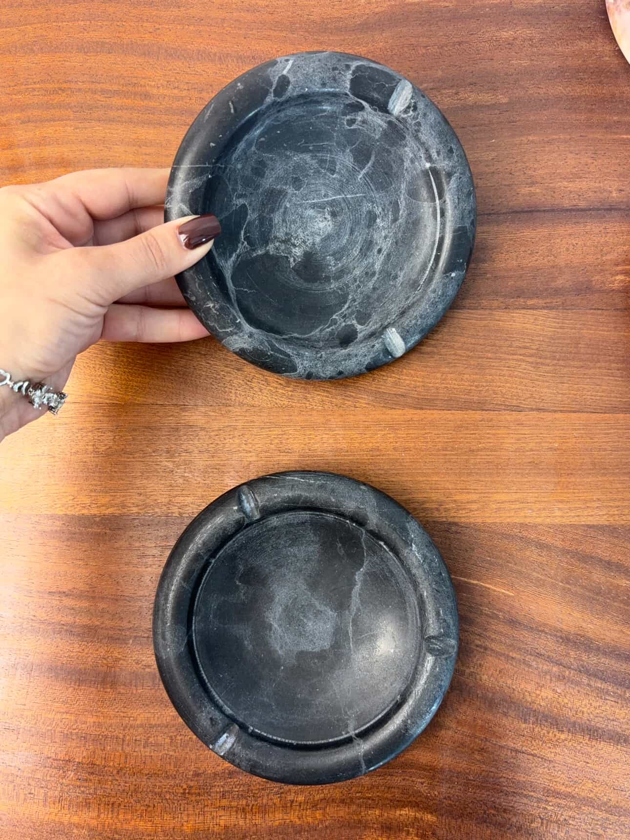 cendrier en marbre noir du Hoggar