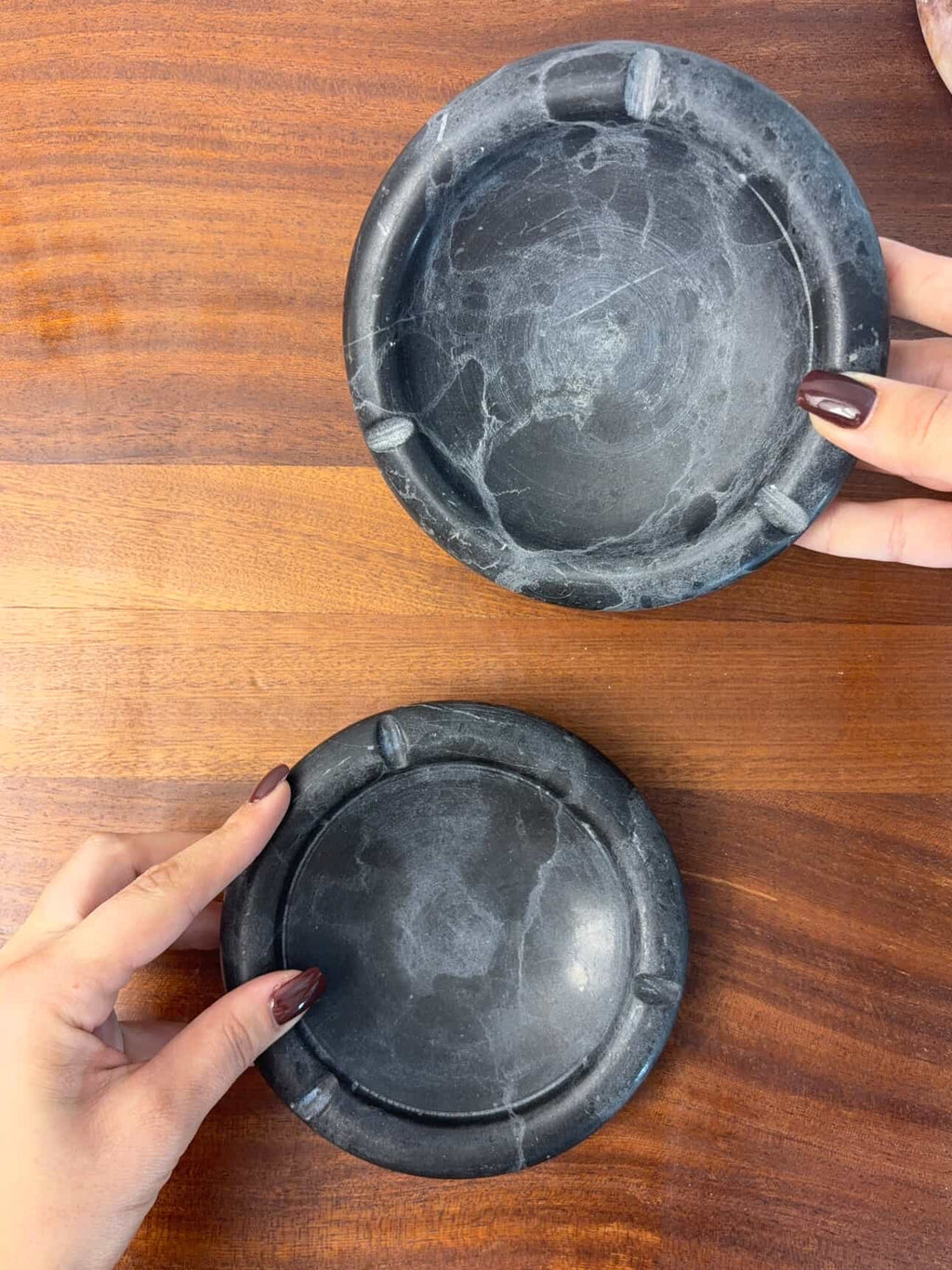 cendrier en marbre noir du Hoggar