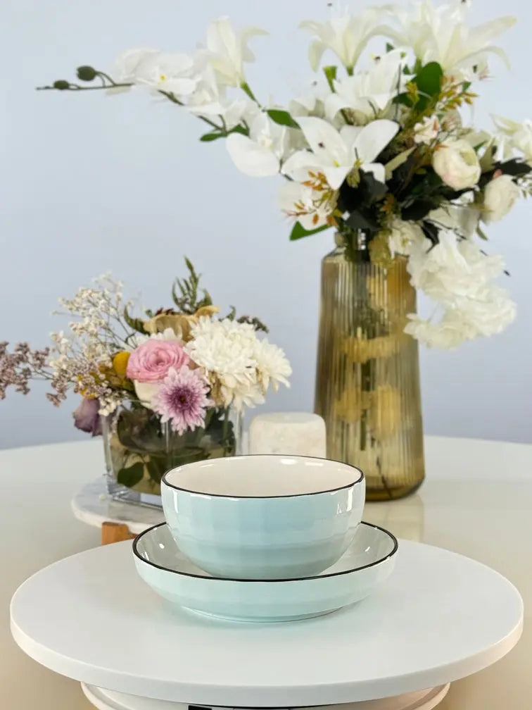 Bols+assiette 600 DA/personne  ROSE ou BLEU Bol brillant